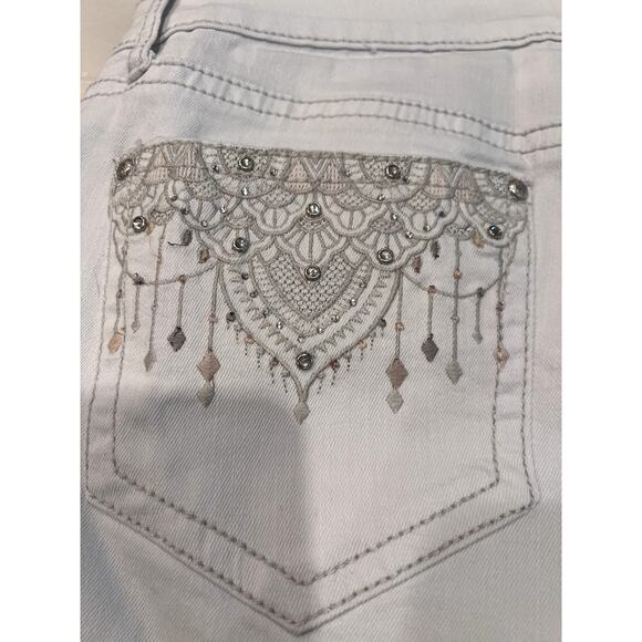NWT Vintage Love Indigo White Jean Shorts Dream Catcher Pockets Embellished Boho - Picture 13 of 15